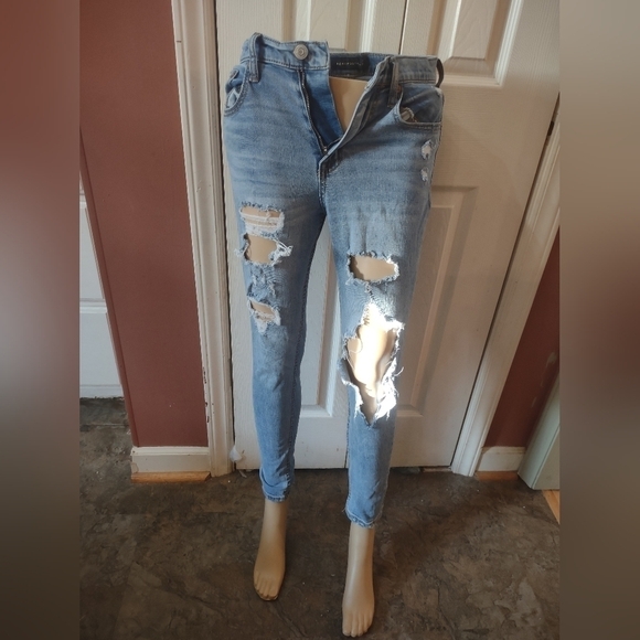 Aeropostale Aerocheeky women's kegging size 4 distressed - Picture 1 of 12